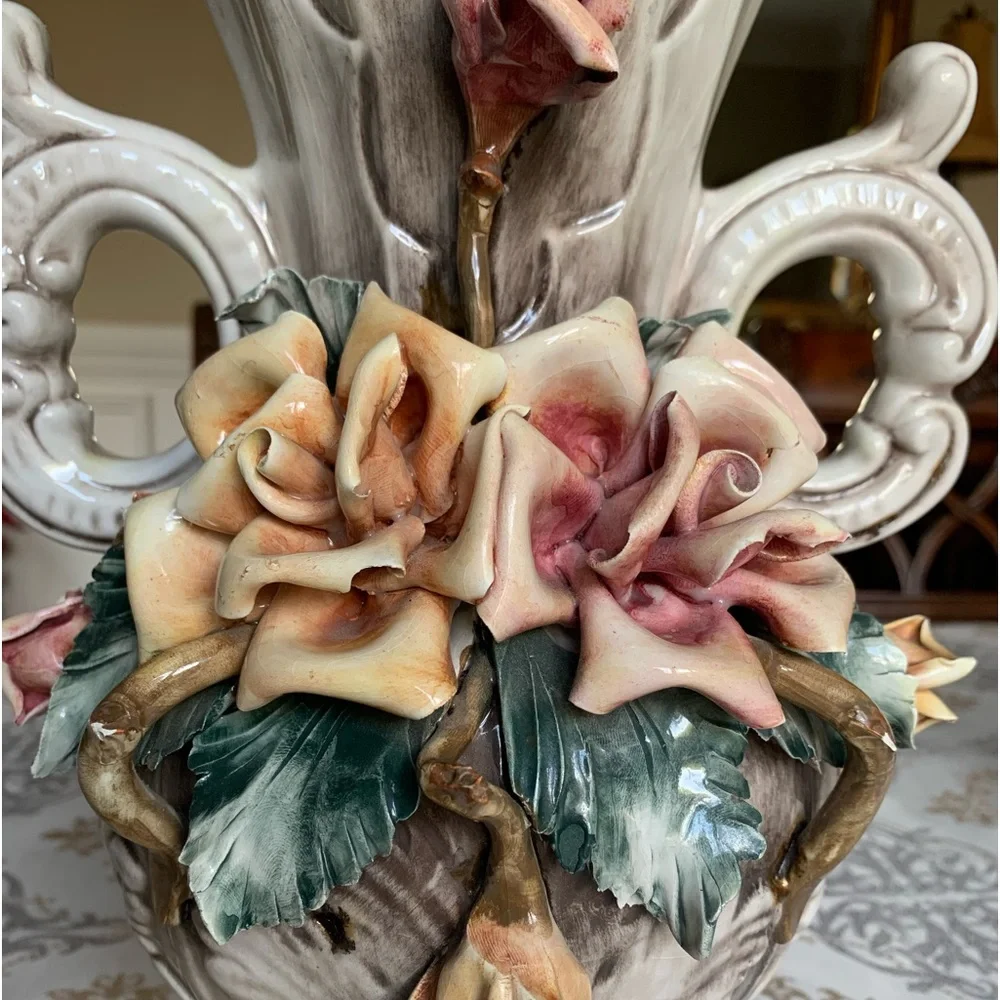 SALE! Italian Capodimonte Vase - Picture 12 of 13